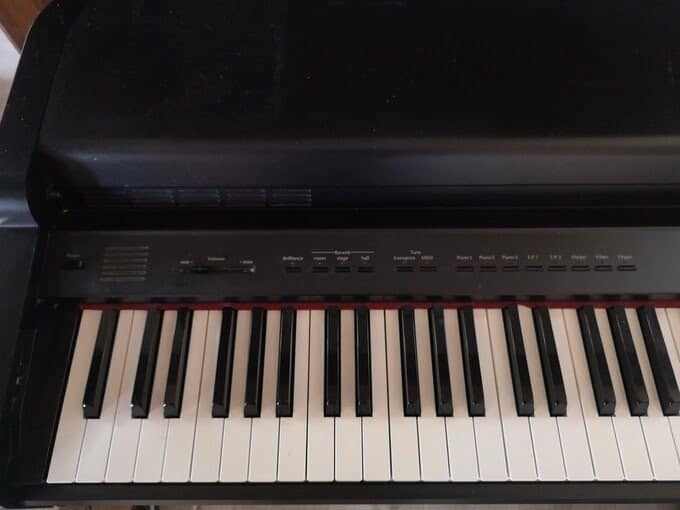Piano numérique AKAI PG2