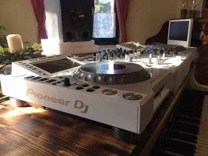 Pioneer CDJ 2000 NXS2