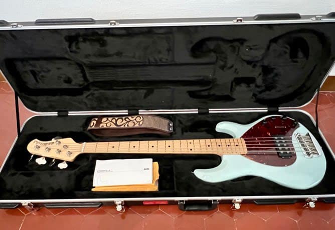 Basse MUSICMAN STINGRAY