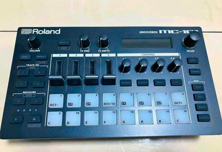 Roland MC-101