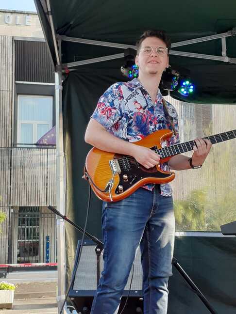 Cours guitare et basse