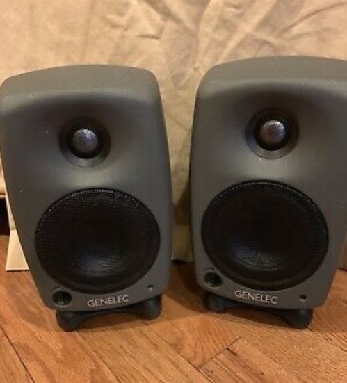 Enceintes Genelec 8020C