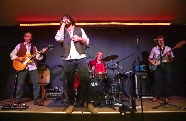 Recherche Chanteur(se) pour Groupe