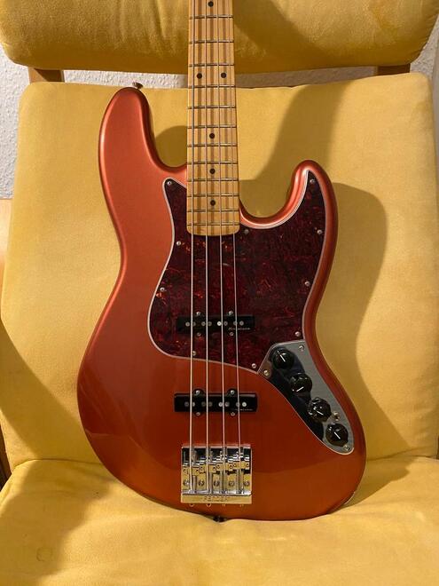 FENDER PLAYER PLUS